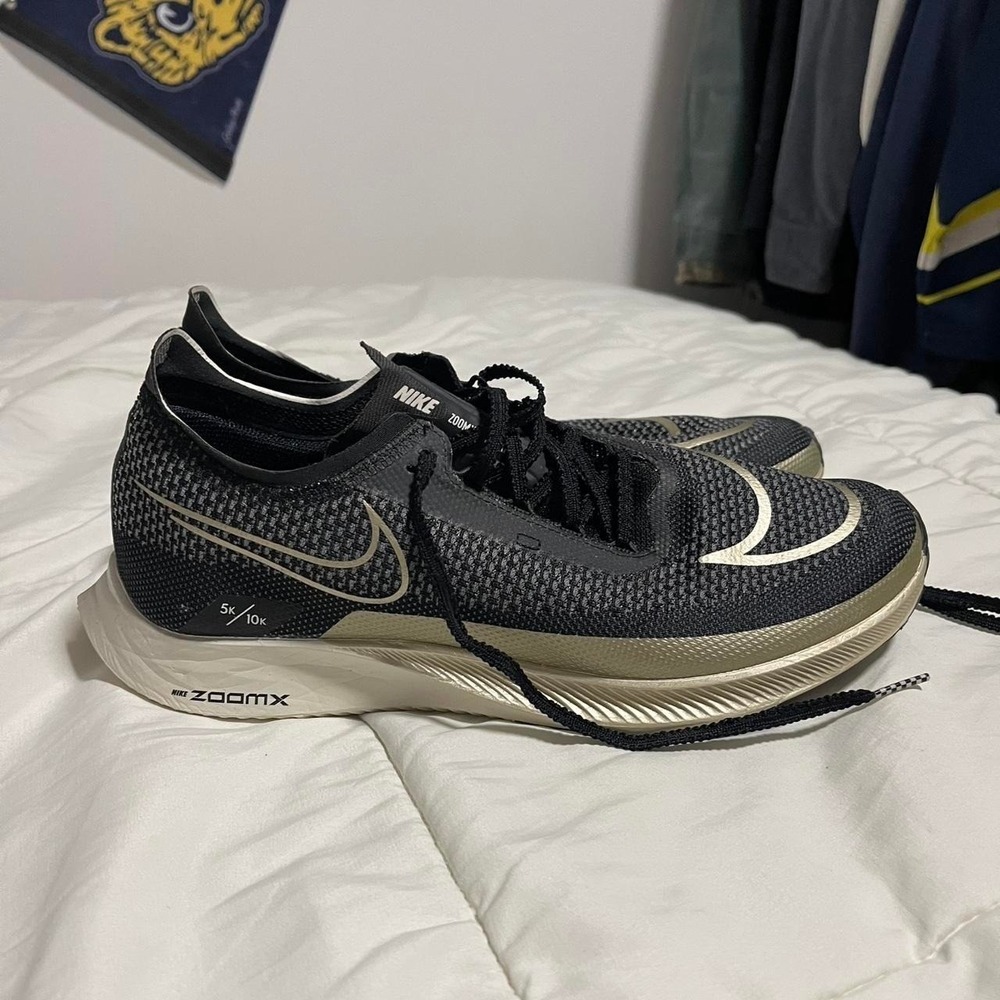 Nike ZoomX Streakfly, gold and black 9.5